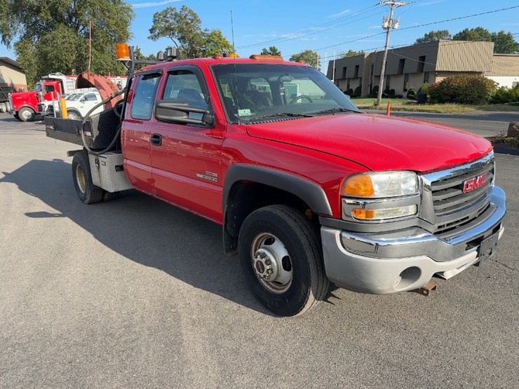 2004-gmc-3500-image-7