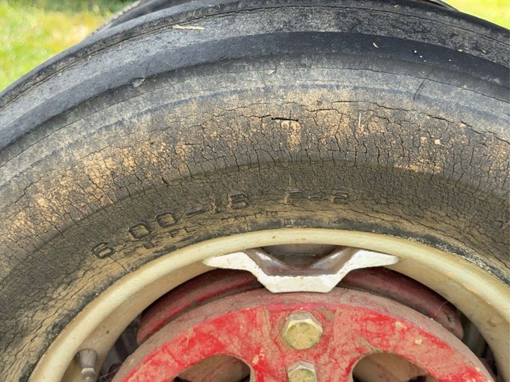 farmall-400-image-17