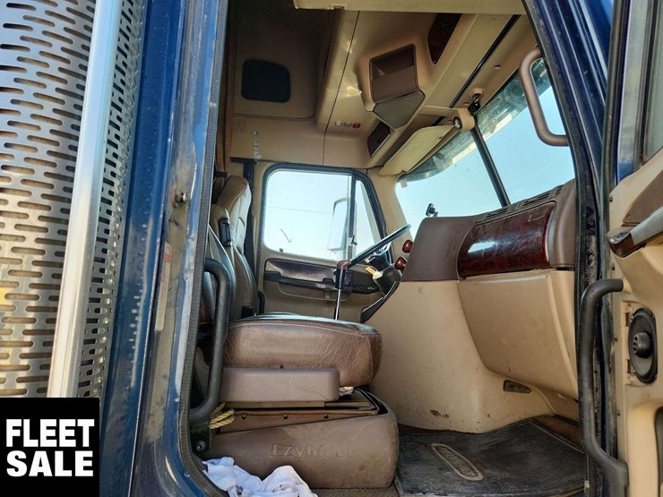 2003-freightliner-coronado-132-image-33