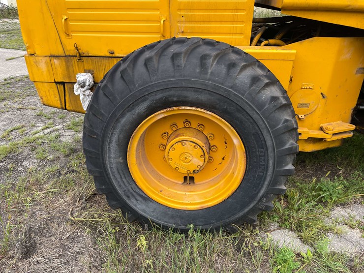 #1108-•-hough-60-b-payloader-(located-in-appleton,-wi)-image-18