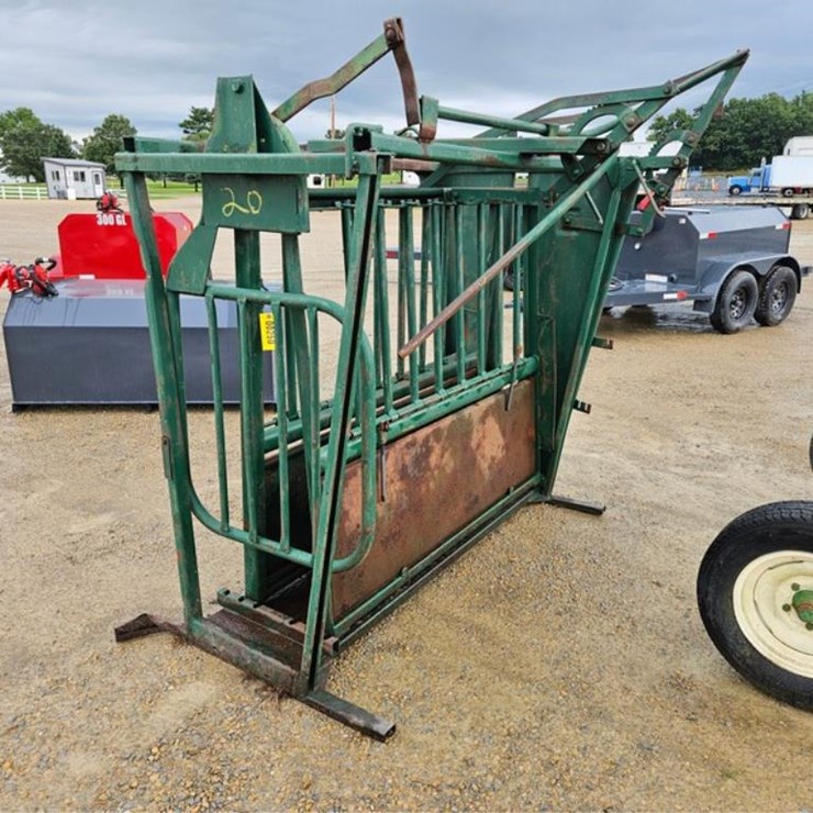 #250 • Cattle Chute