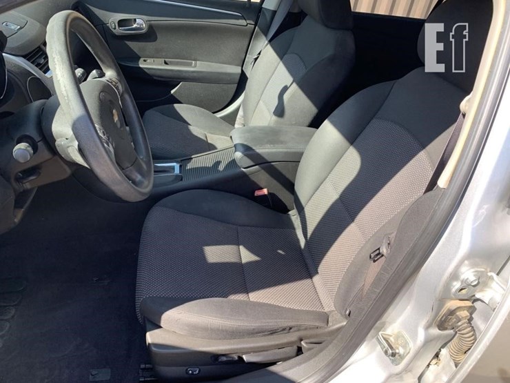 2010-chevrolet-malibu-lt-sedan-image-8