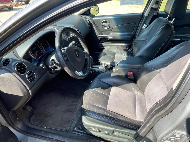 2007-pontiac-grand-prix-car-image-9