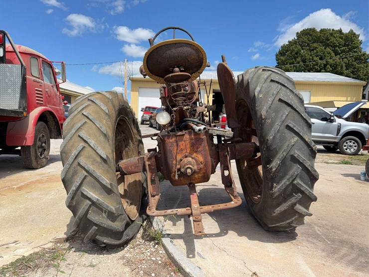 farmall-m-image-5