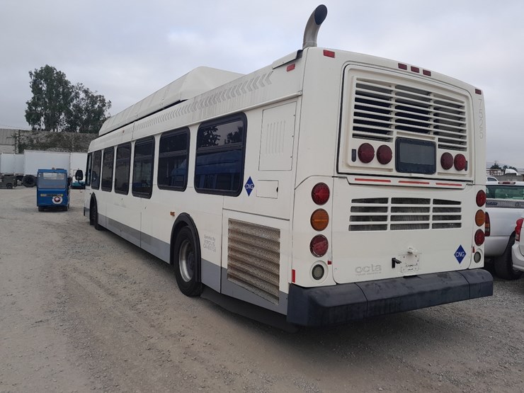 lot#--2007-new-flyer-c40lfr-transit-bus-image-3