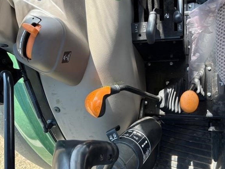 2018-john-deere-5075e-image-8
