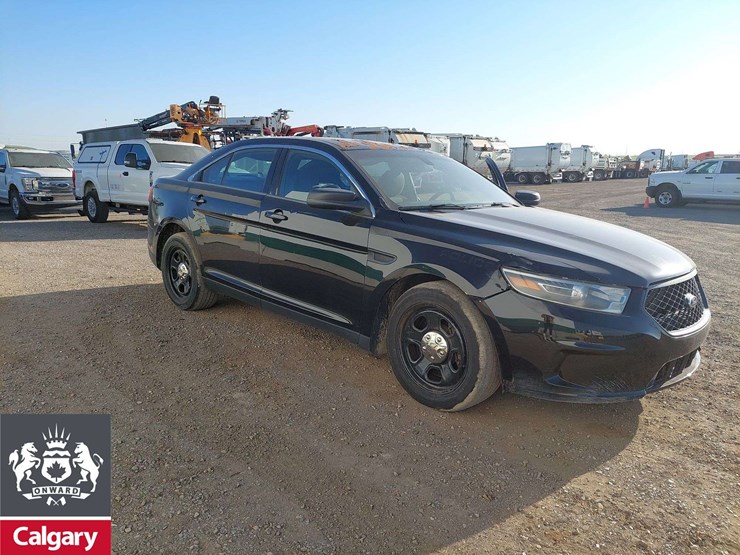2014-ford-taurus-awd-4dr-sedan-image-2