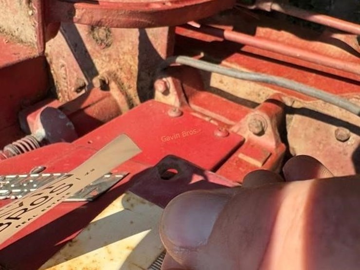 farmall-400-diesel-tractor-for-parts-image-12