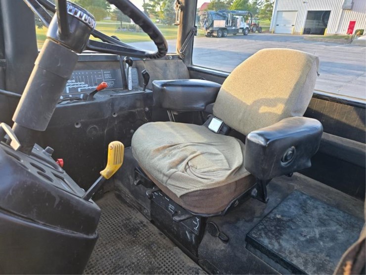 john-deere-8640-image-21