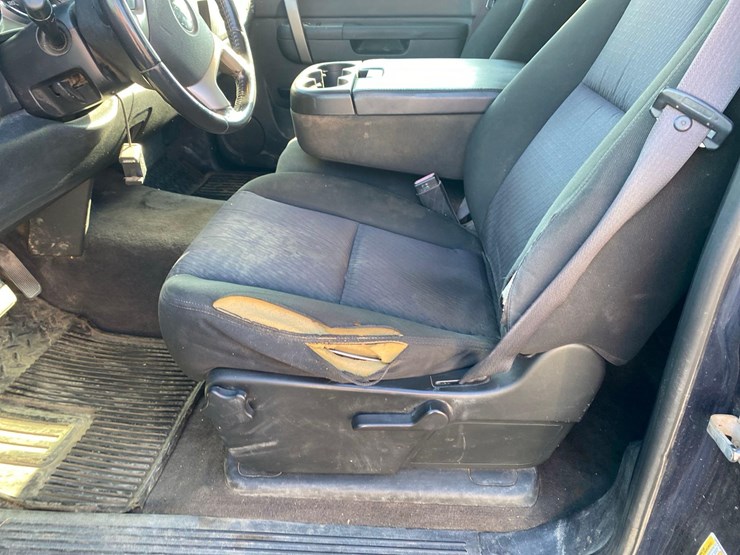 2010-chevy-silverado-image-18