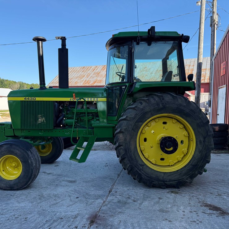 JOHN DEERE 4430