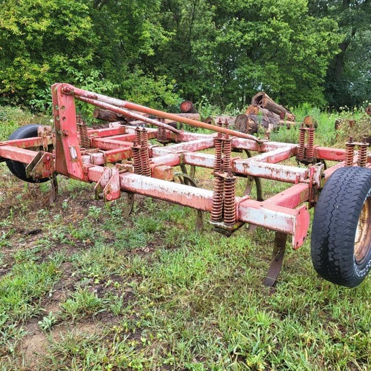 White 12 Shank Chisel Plow