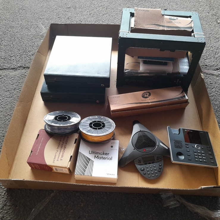 LOT#-- QIDI 3D PRINTER AND PRINTER FILAMENT