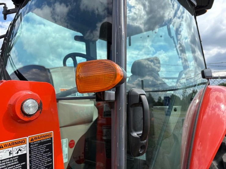 2022-kubota-m7060-image-26