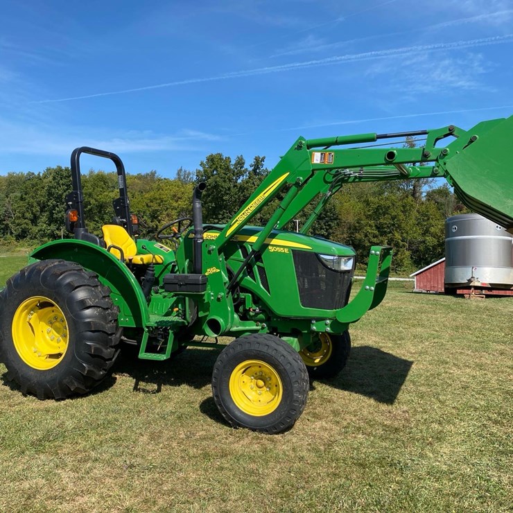 JOHN DEERE 5055E