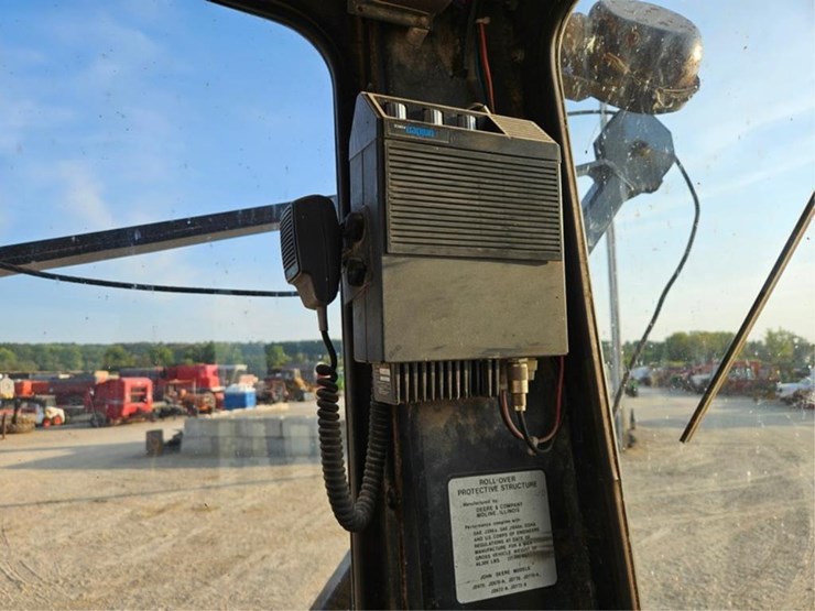 2012-deere-770a-image-49