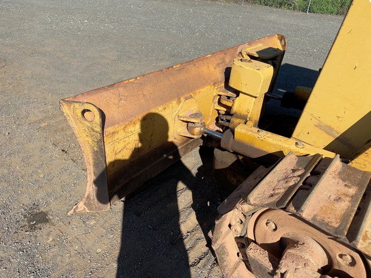 1996-caterpillar-d3c-xl-image-10