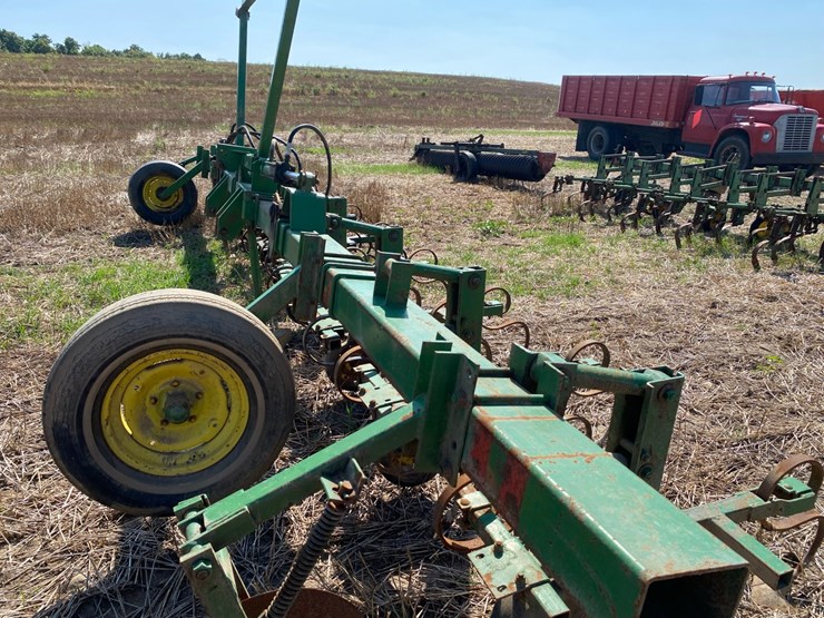 brillion-8-x-36”-row-cultivator-image-13