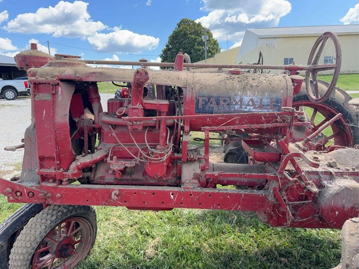 farmall-f-12-image-36