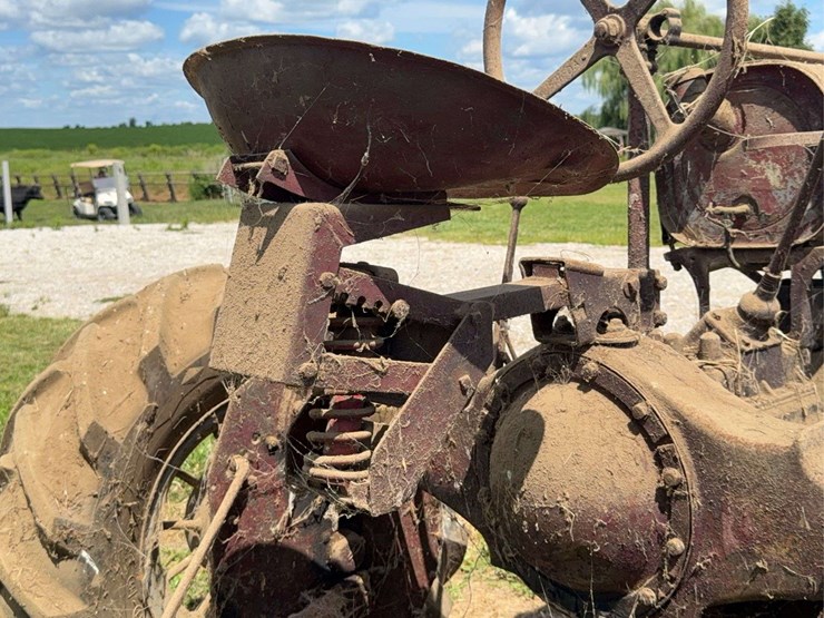 farmall-f-20-image-32