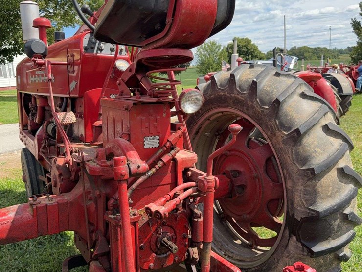farmall-400-image-34