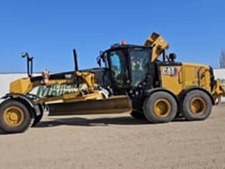 2020-caterpillar-150-awd-image-5