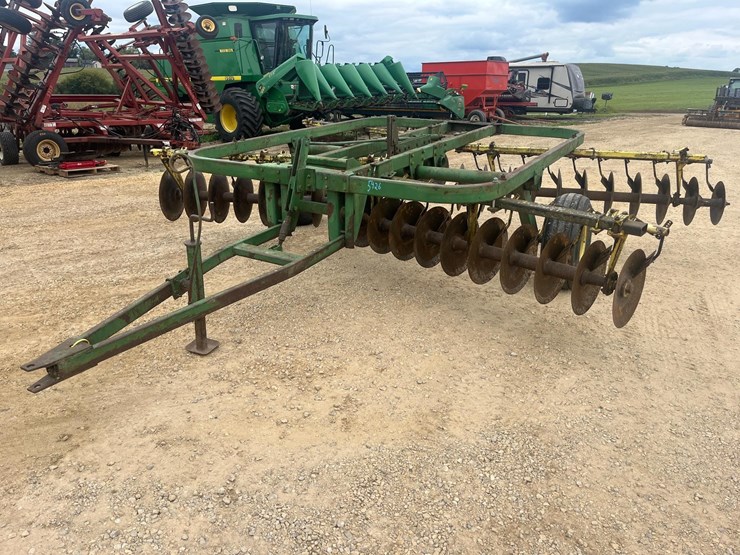 john-deere-210-image-1
