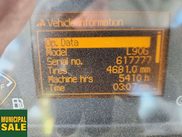 2015-volvo-l90g-image-9