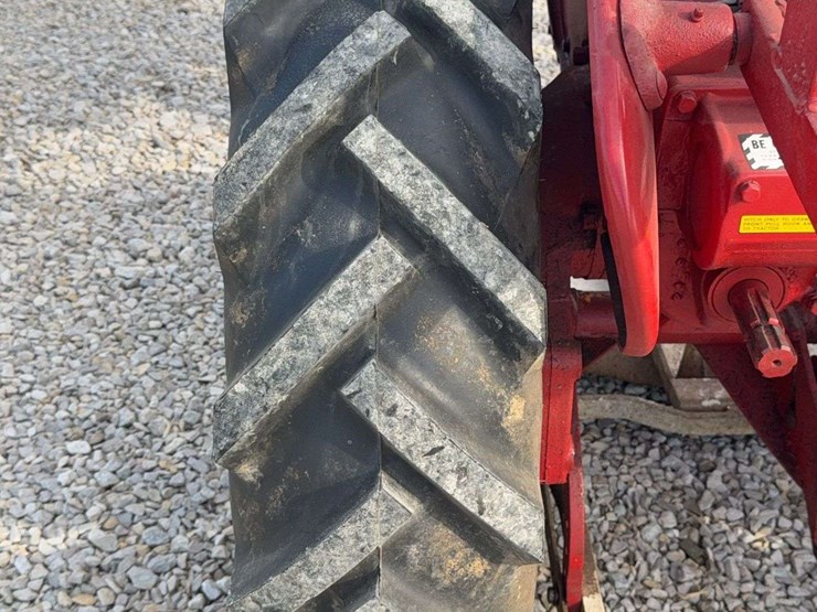 farmall-140-with-belly-mower-image-30