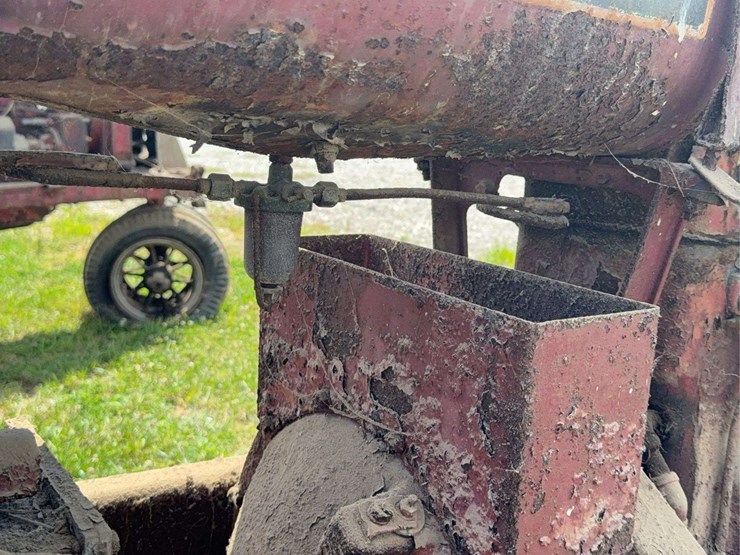 farmall-f-20-image-36