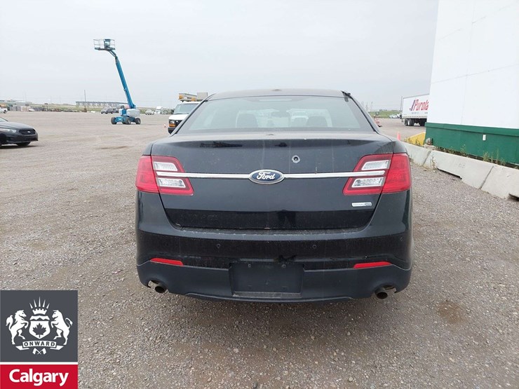 2015-ford-taurus-awd-4dr-sedan-image-16