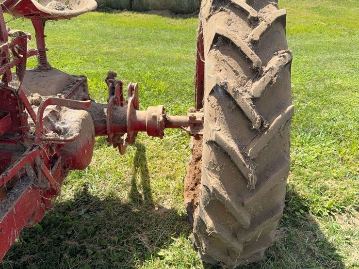 farmall-f-12-image-18