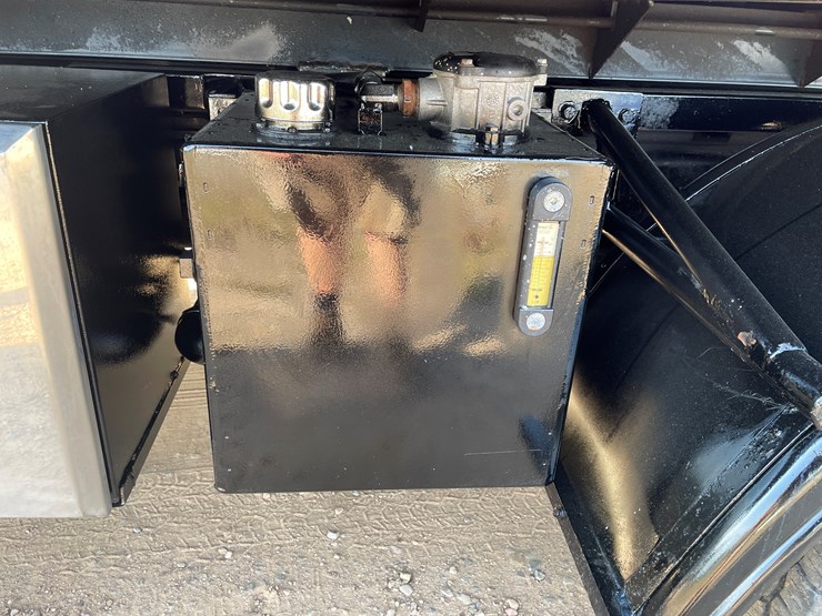 2010-dodge-ram-5500-image-34