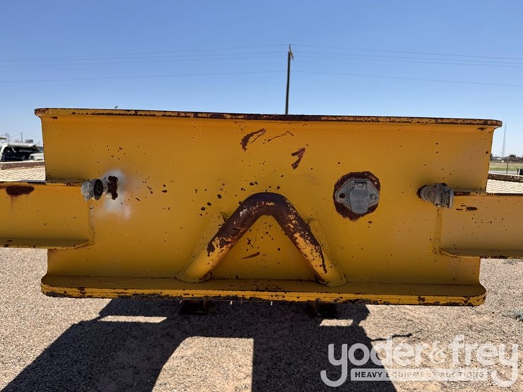 1983-century-lowboy-trailer,-dovetail,-ramps-image-14
