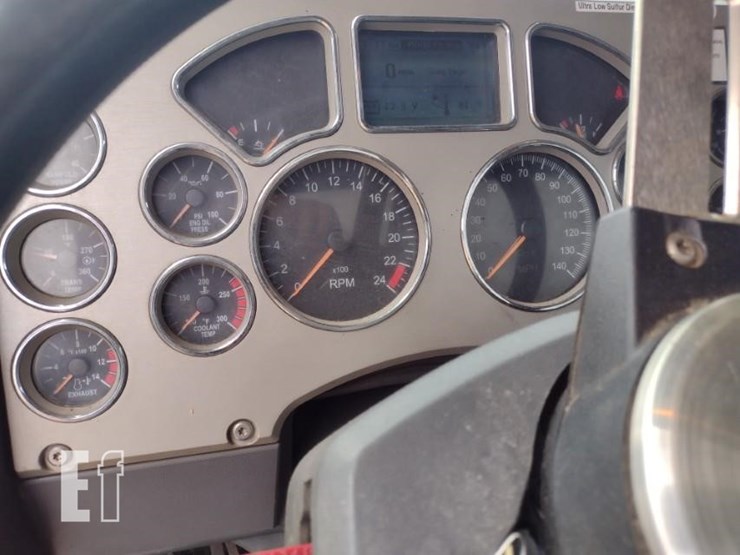2012-mack-pinnacle-cxu613-image-11