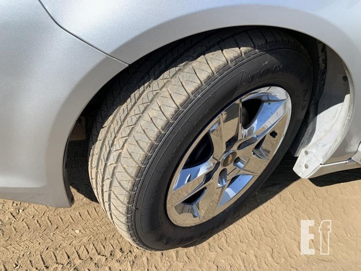 2010-chevrolet-malibu-lt-sedan-image-11
