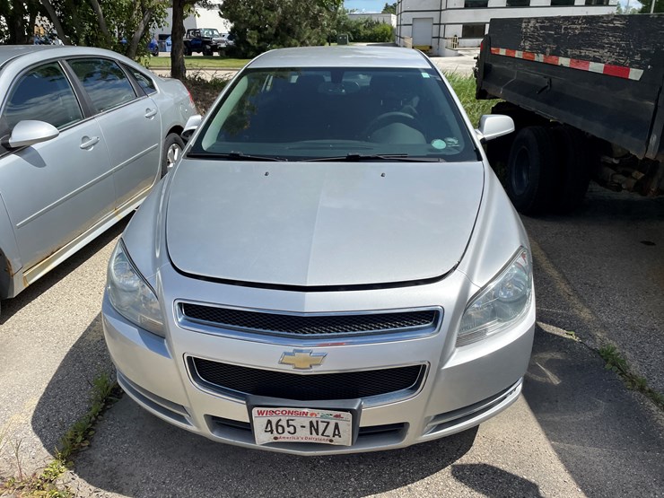 #8006-•-2009-chevy-malibu-car-(with-wi-title)-image-2