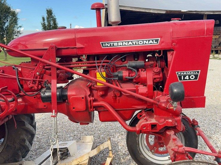 farmall-140-with-belly-mower-image-44