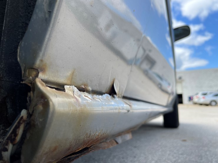 #8008-•-2000-chevy-venture-ls-van-(with-wi-title)-image-13