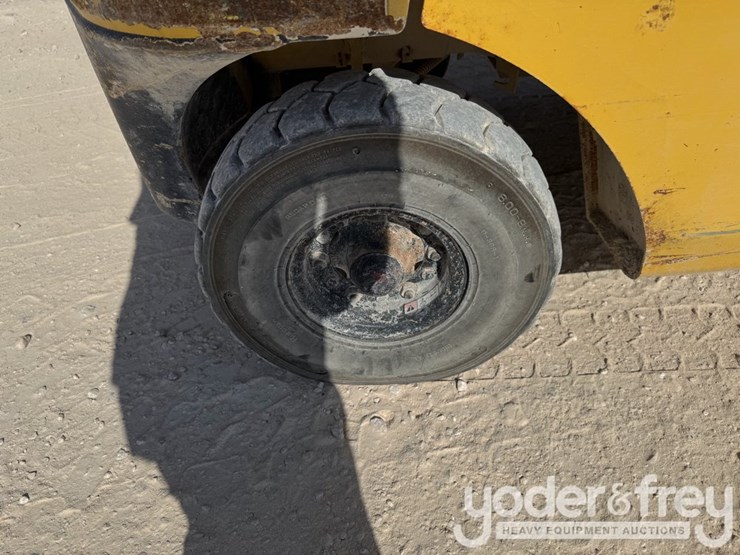 2018-komatsu-fg25t-16-image-14