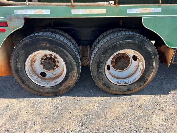 1994-mack-rd688s-image-15