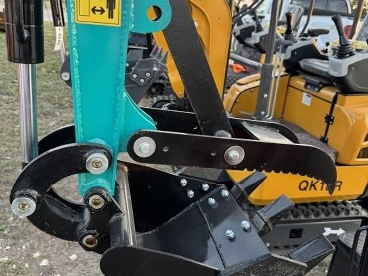agt,-qh12r-mini-excavator,-gas-engine,-fixed-image-2