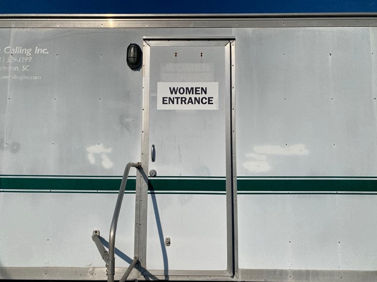portable-wash-house-trailer-image-13