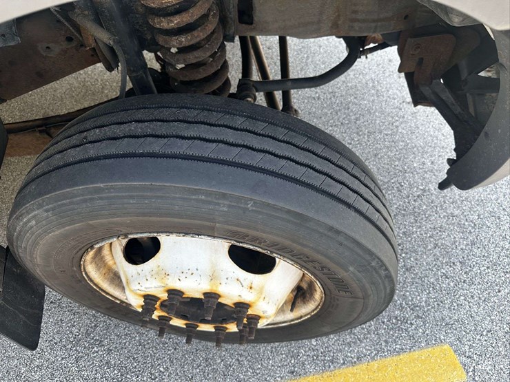2005-ford-box-truck---blown-engine---will-need-towed---vin-#-1-fdxf46y05eb77980-image-7