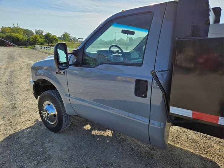 2001-ford-350-image-31