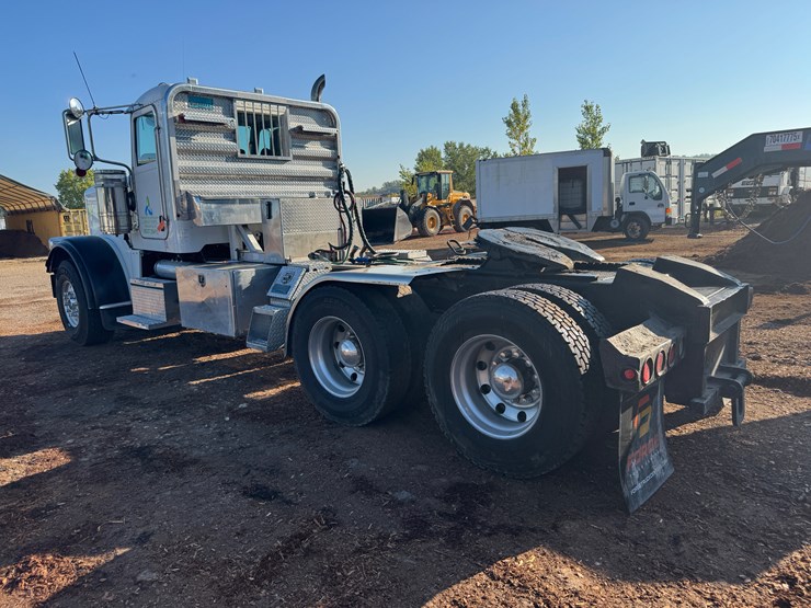 2013-peterbilt-389k-image-5