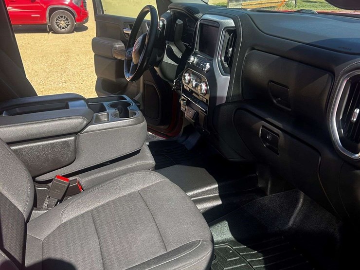 2021-gmc-sierra-2500hd-image-7