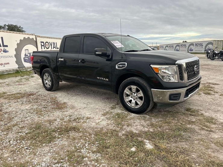 2017-nissan-titan-image-2