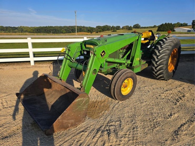 john-deere-2440-image-1
