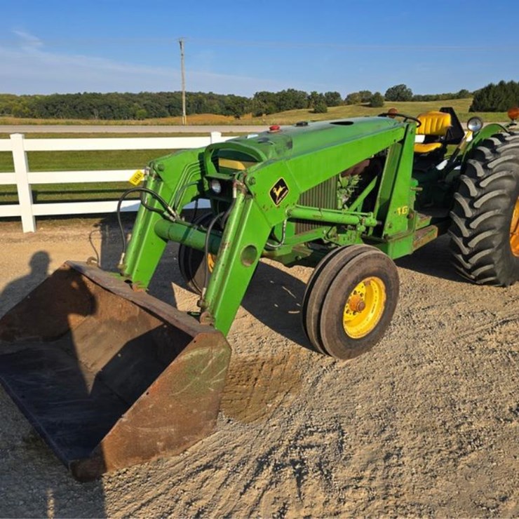 JOHN DEERE 2440